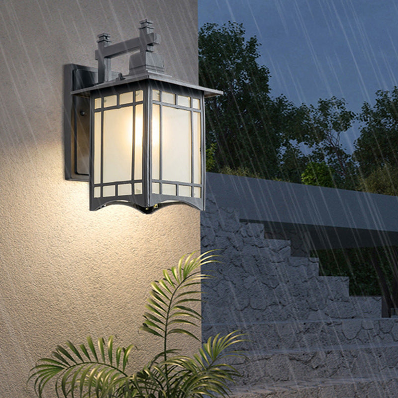 Lantern Shaped Aluminum Glass Outdoor Light