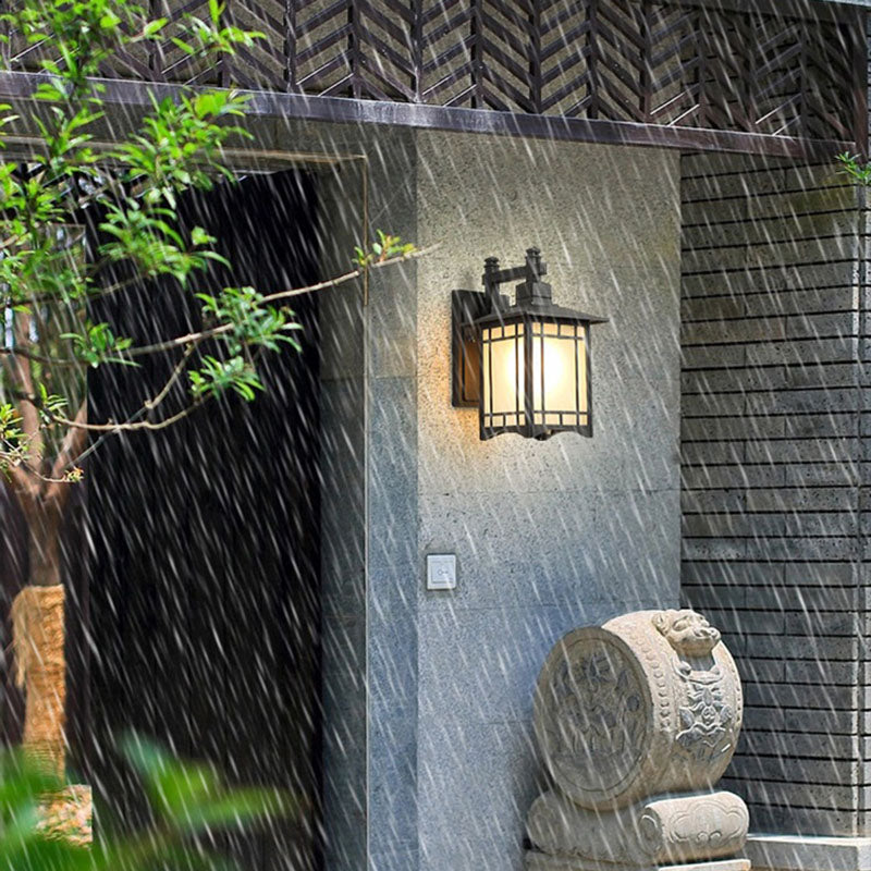 Lantern Shaped Aluminum Glass Outdoor Light
