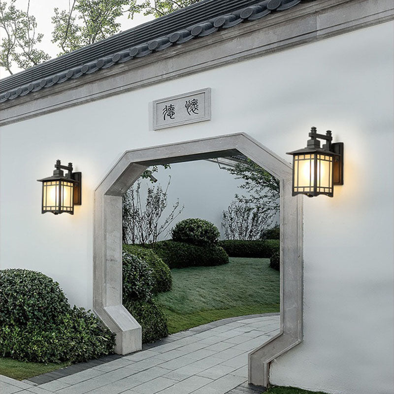 Lantern Shaped Aluminum Glass Outdoor Light