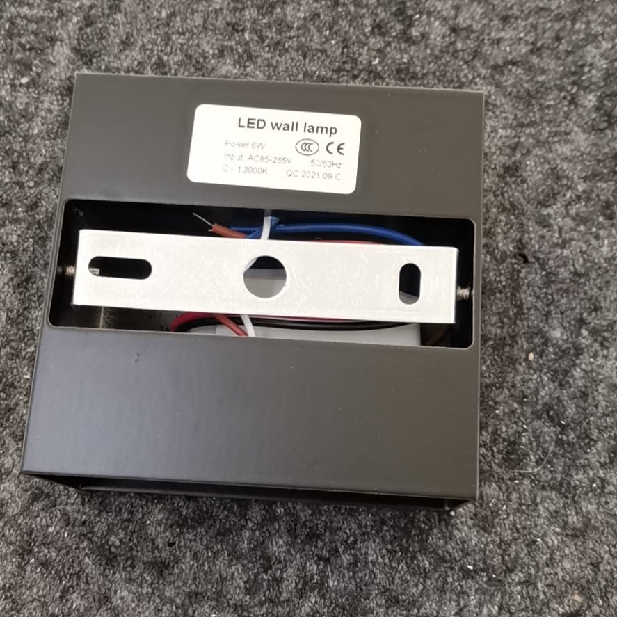 Small Cube Aluminum Living Outdoor Light