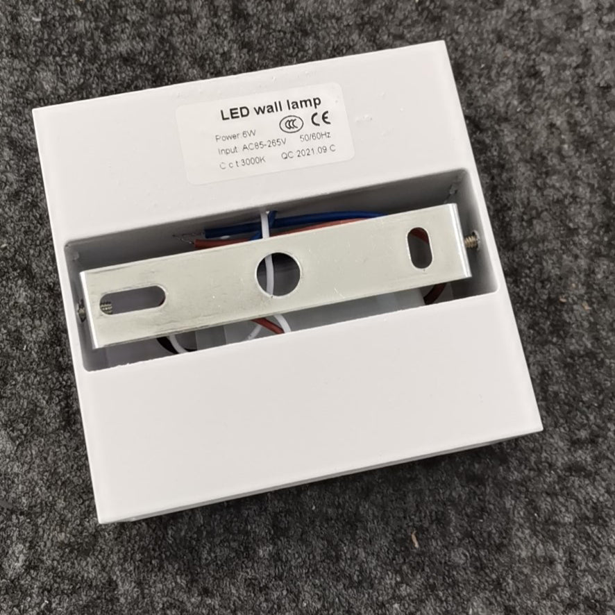 Small Cube Aluminum Living Outdoor Light