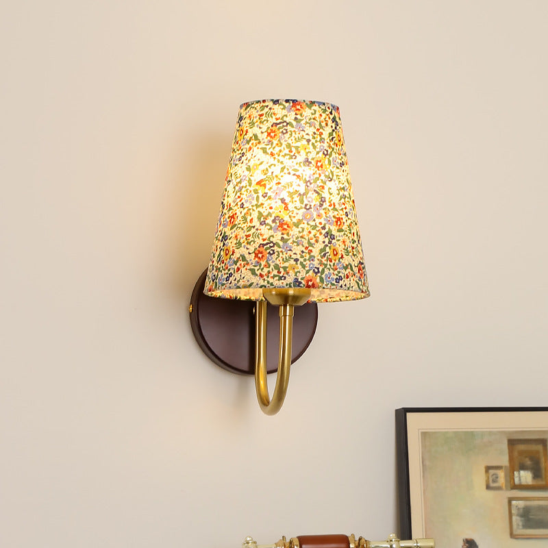 Flower Pattern Solid Wood Wall Lamp