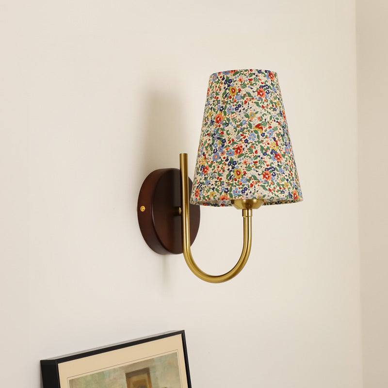 Flower Pattern Solid Wood Wall Lamp