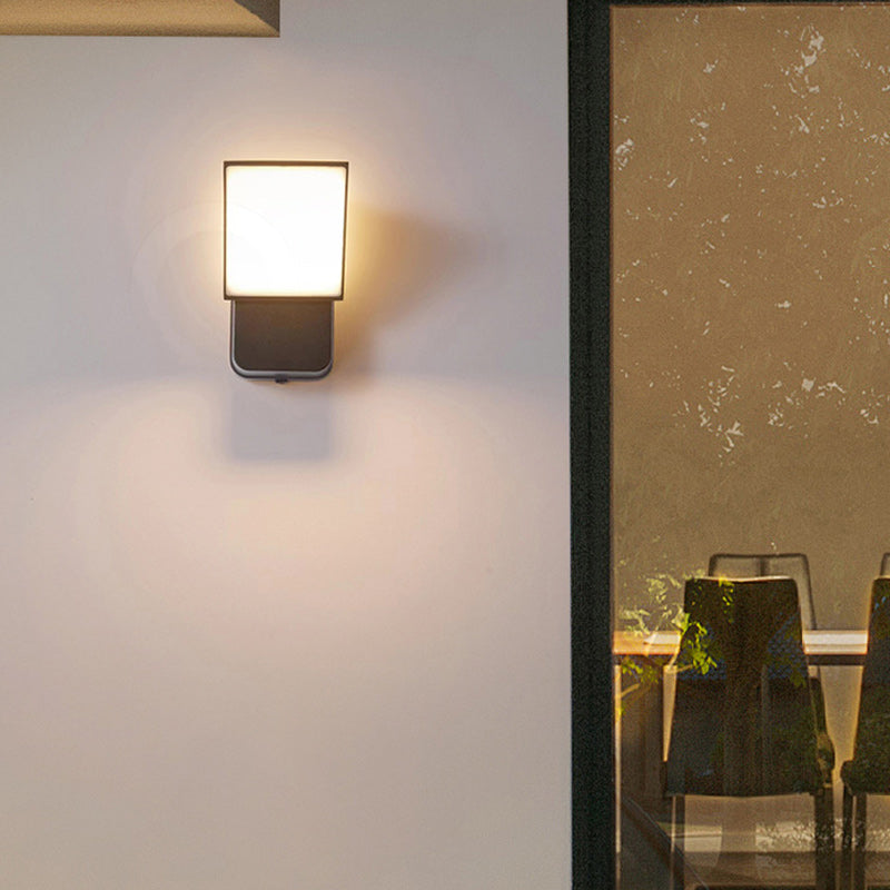 Rotatable Aluminum Lampshade Patio Outdoor Light