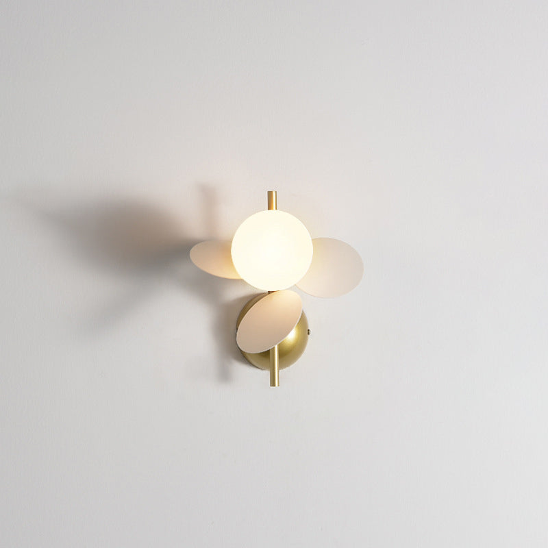 Leaves Orbs Glass Lampshade Wall Lamp