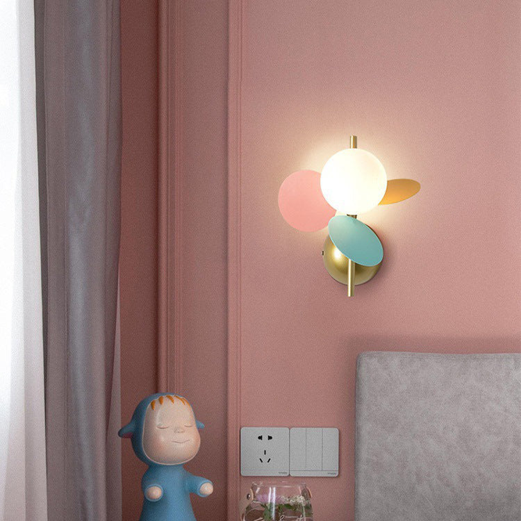 Leaves Orbs Glass Lampshade Wall Lamp