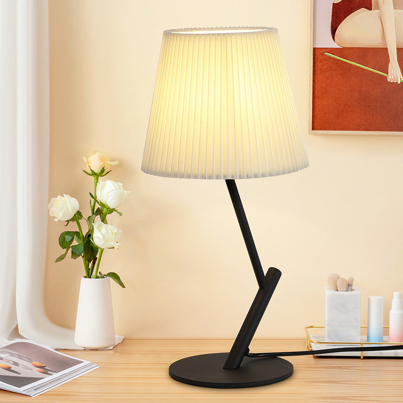 Umbrella Shape Fabric Lampshade Table Lamp