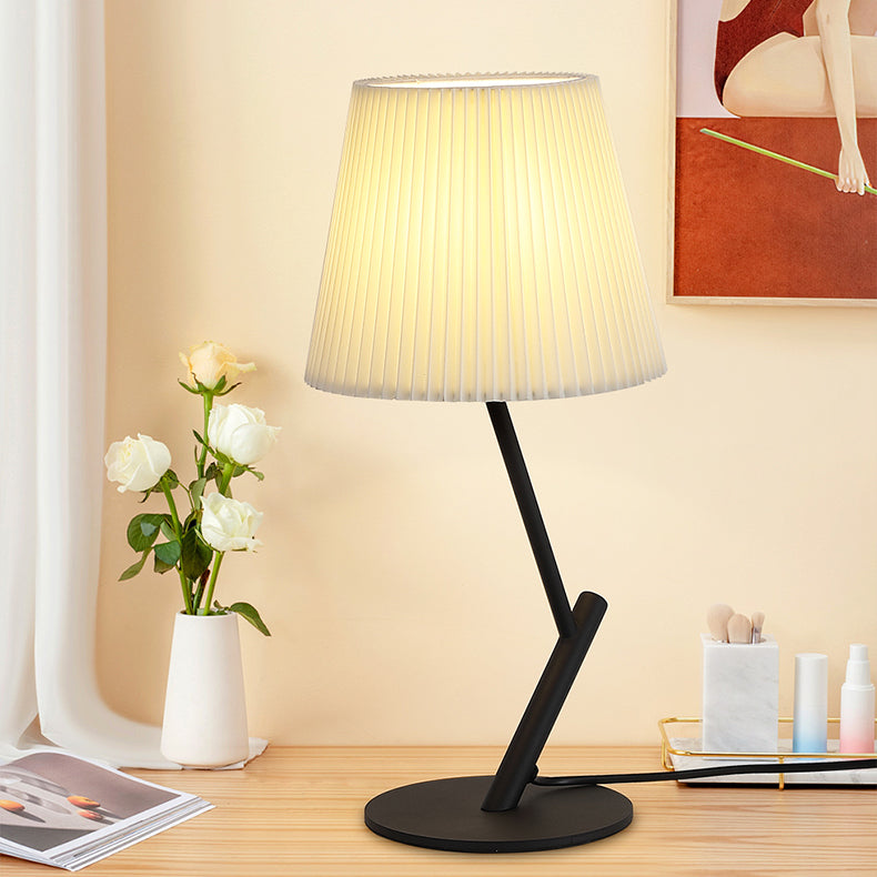 Umbrella Shape Fabric Lampshade Table Lamp