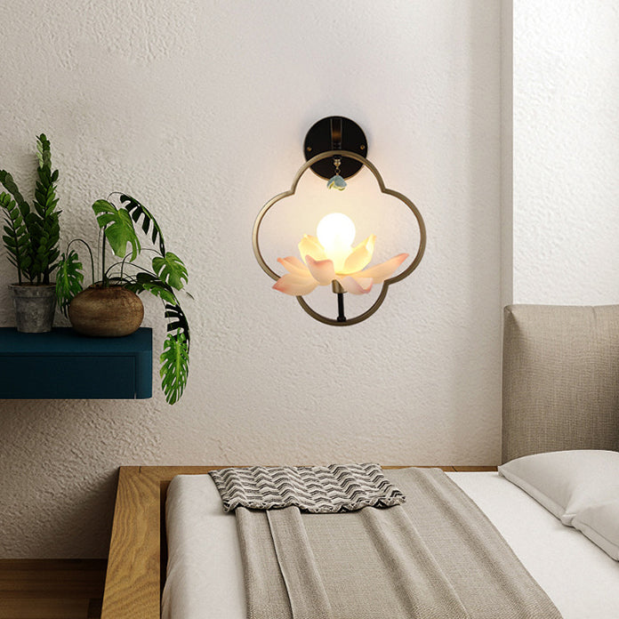 Four Leaf Clover Shape Wall Lamp
