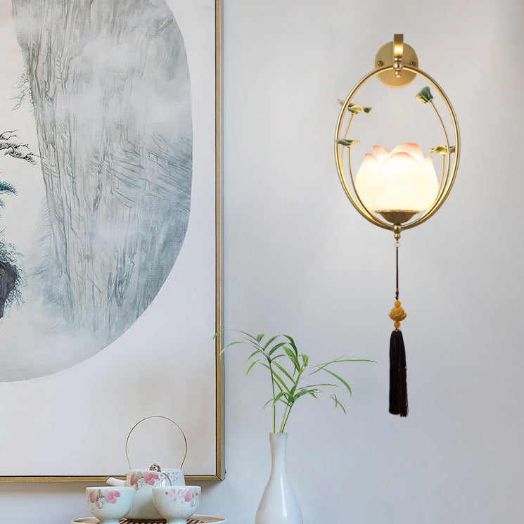 Round Lotus Resin Ceramics Wall Lamp