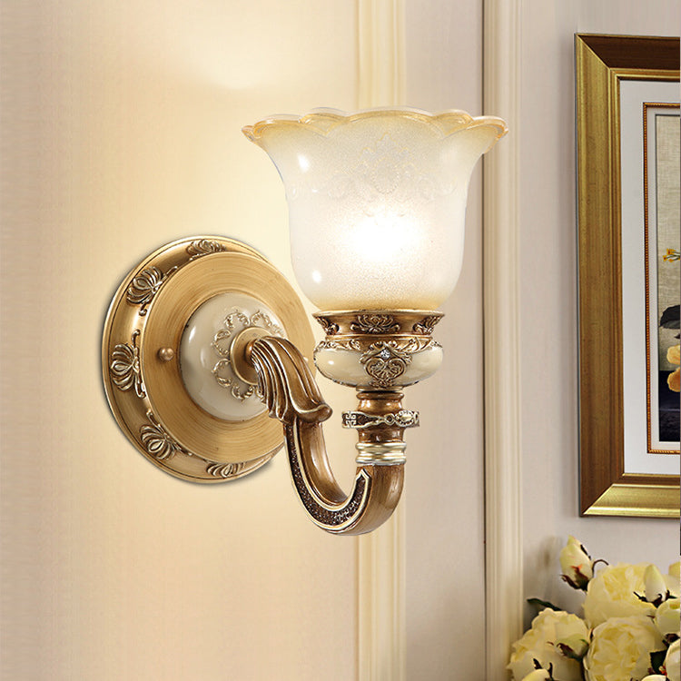 Morning Glory Iron Resin Wall Lamp