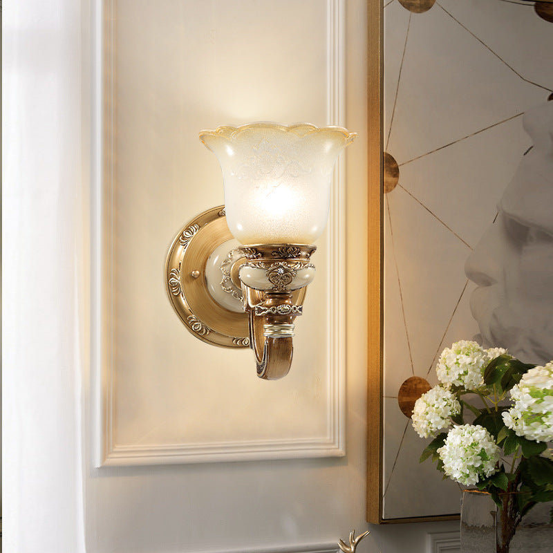 Morning Glory Iron Resin Wall Lamp
