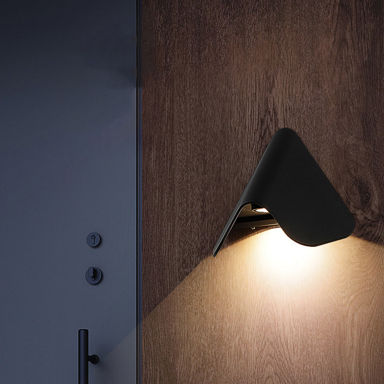 Triangle PC Aluminum Garden Outdoor Light