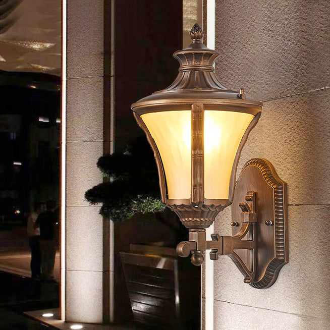 Aluminum Glass Conical Garden Outdoor Light
