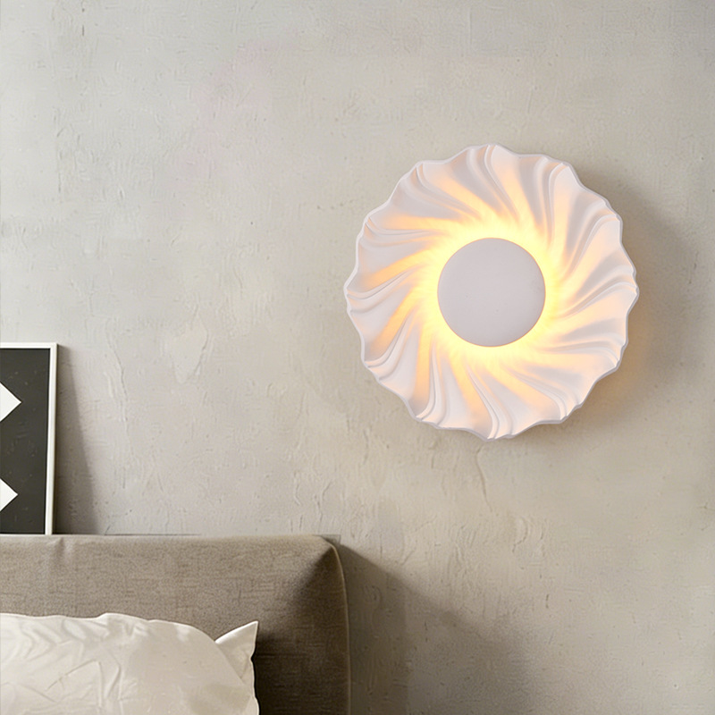 Resin Swirl-Shaped Living Room Wall Lamp