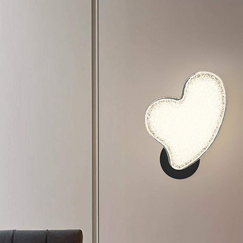 Hardware Acrylic Heart-Shaped Living Wall Lamp