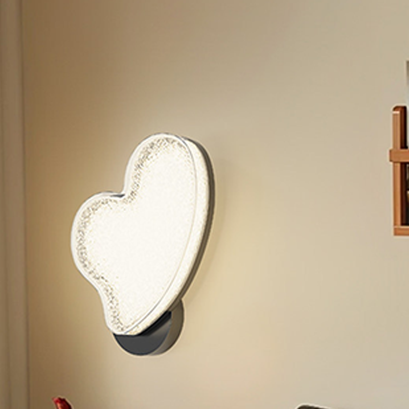 Hardware Acrylic Heart-Shaped Living Wall Lamp