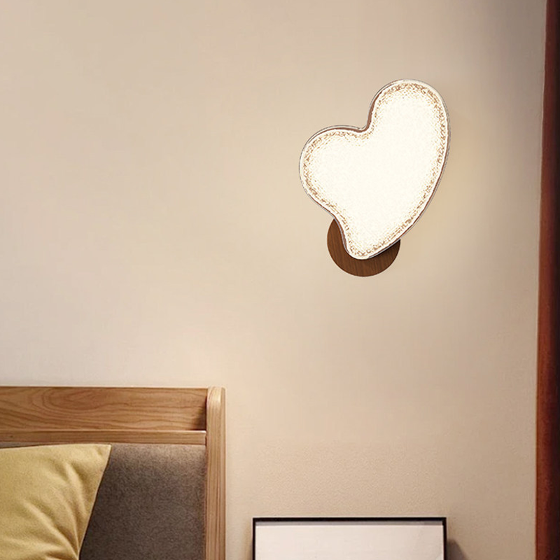Hardware Acrylic Heart-Shaped Living Wall Lamp