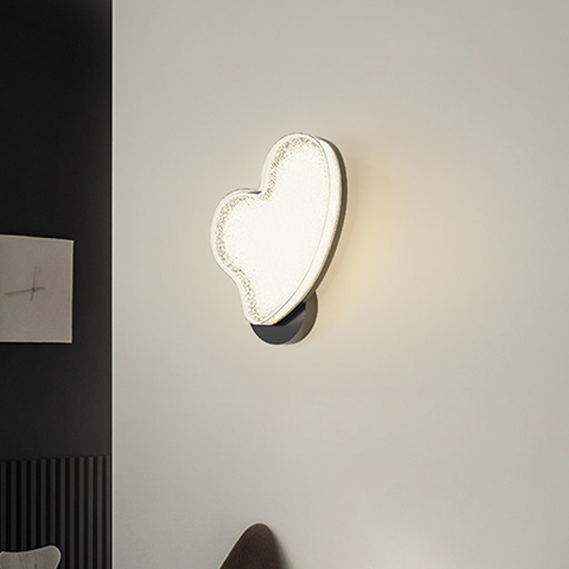 Hardware Acrylic Heart-Shaped Living Wall Lamp