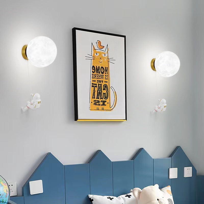 PLA Resin Iron Astronaut Wall Lamp