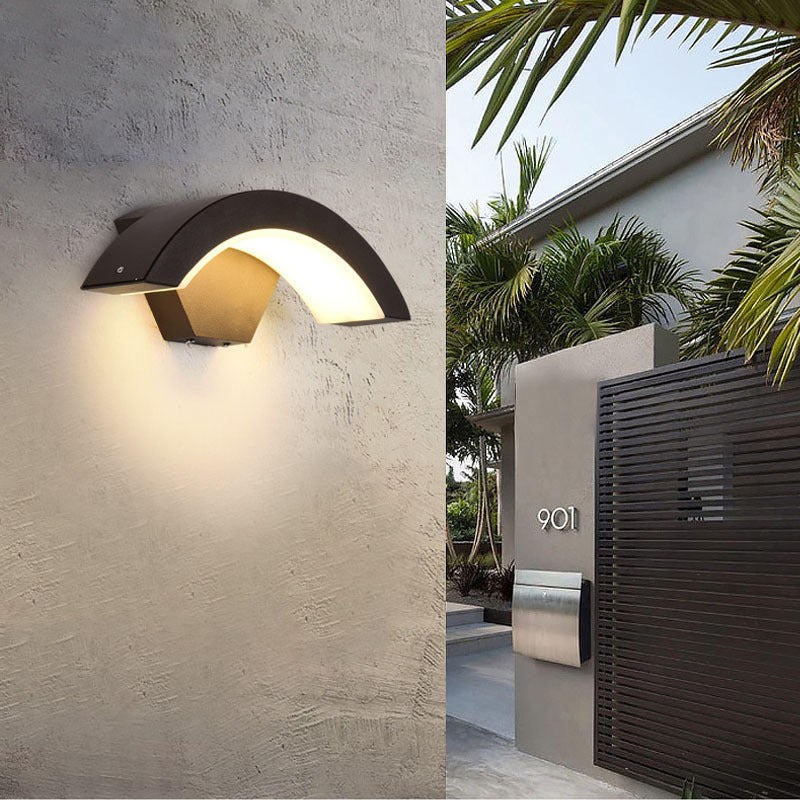 Curved Aluminum Acrylic Garden Outdoor Light