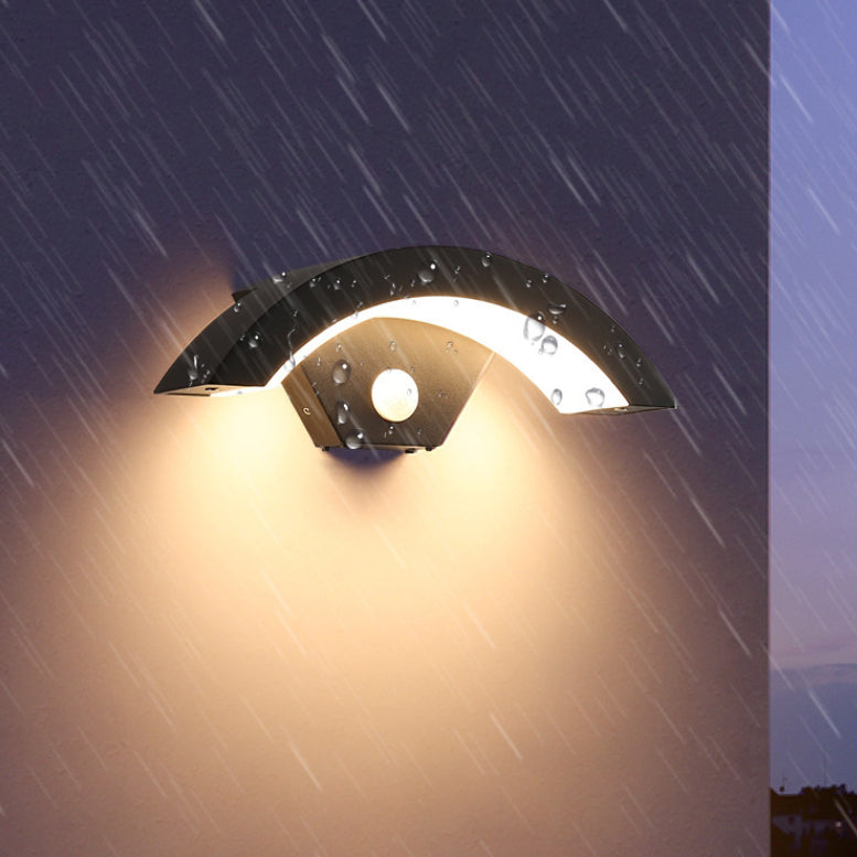 Curved Aluminum Acrylic Garden Outdoor Light