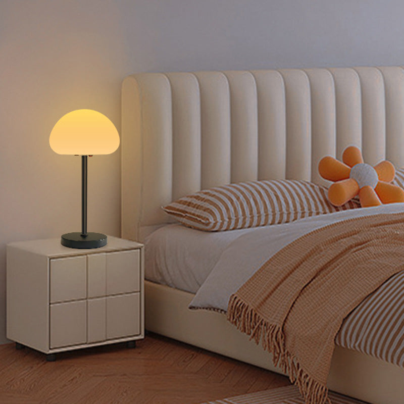 Oval Mushroom Iron PE Table Lamp