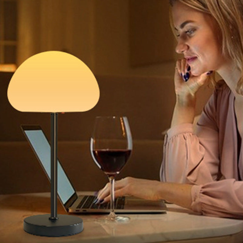 Oval Mushroom Iron PE Table Lamp