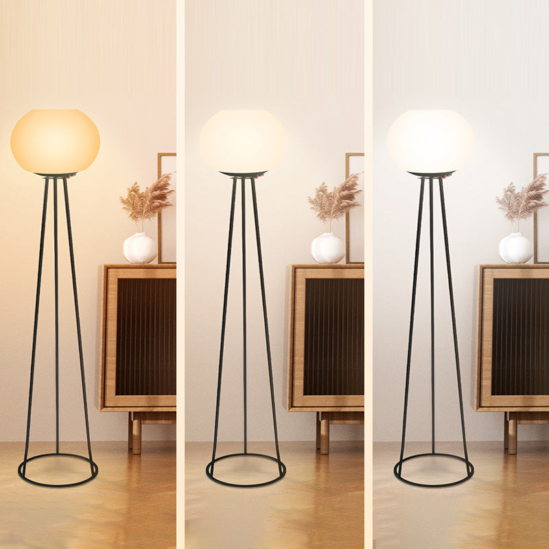 Solar Oval Tripod Round Outdoor Light