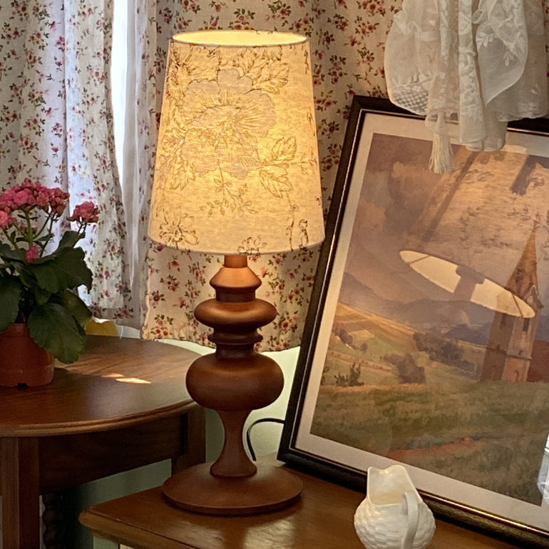 Round Solid Wood Trapezoidal Table Lamp