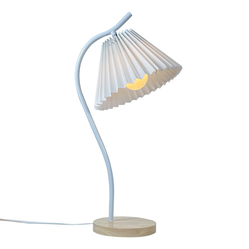 Long Pole Round Pleated Table Lamp