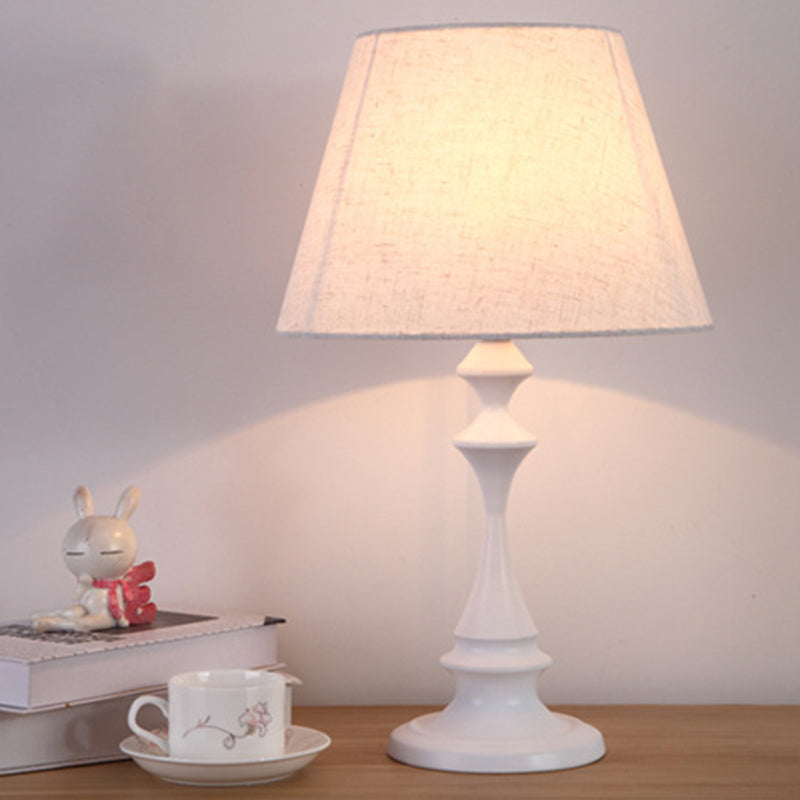 Round Trapezoidal Chess Shape Table Lamp