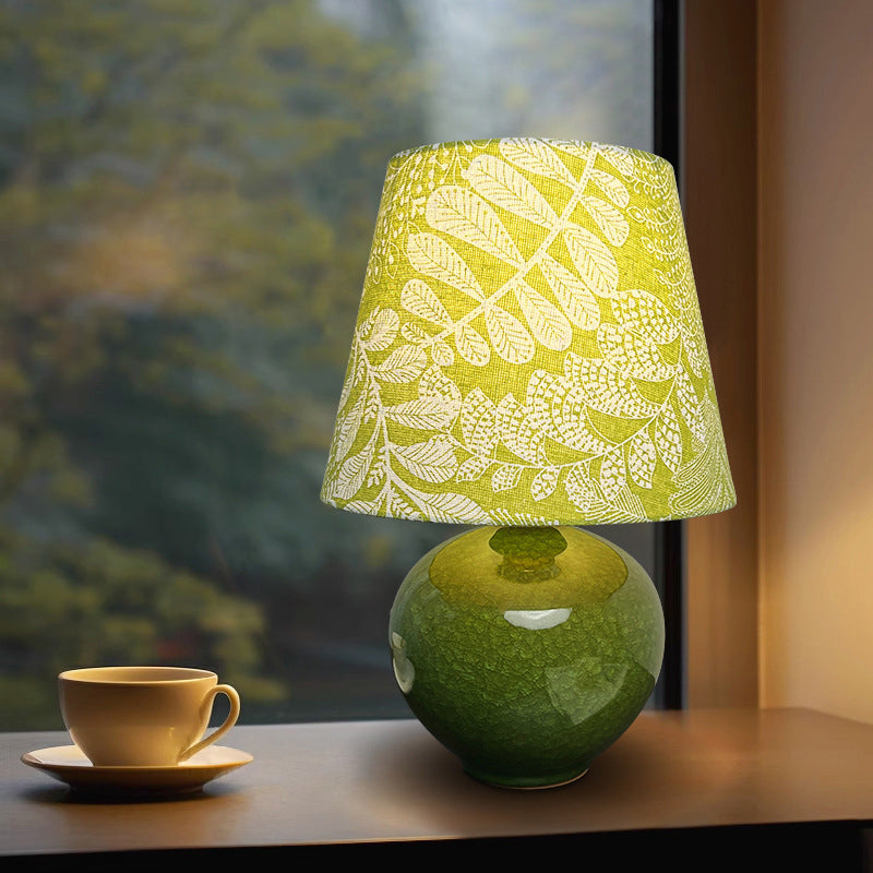 Round Vase Ceramic Leaf Table Lamp