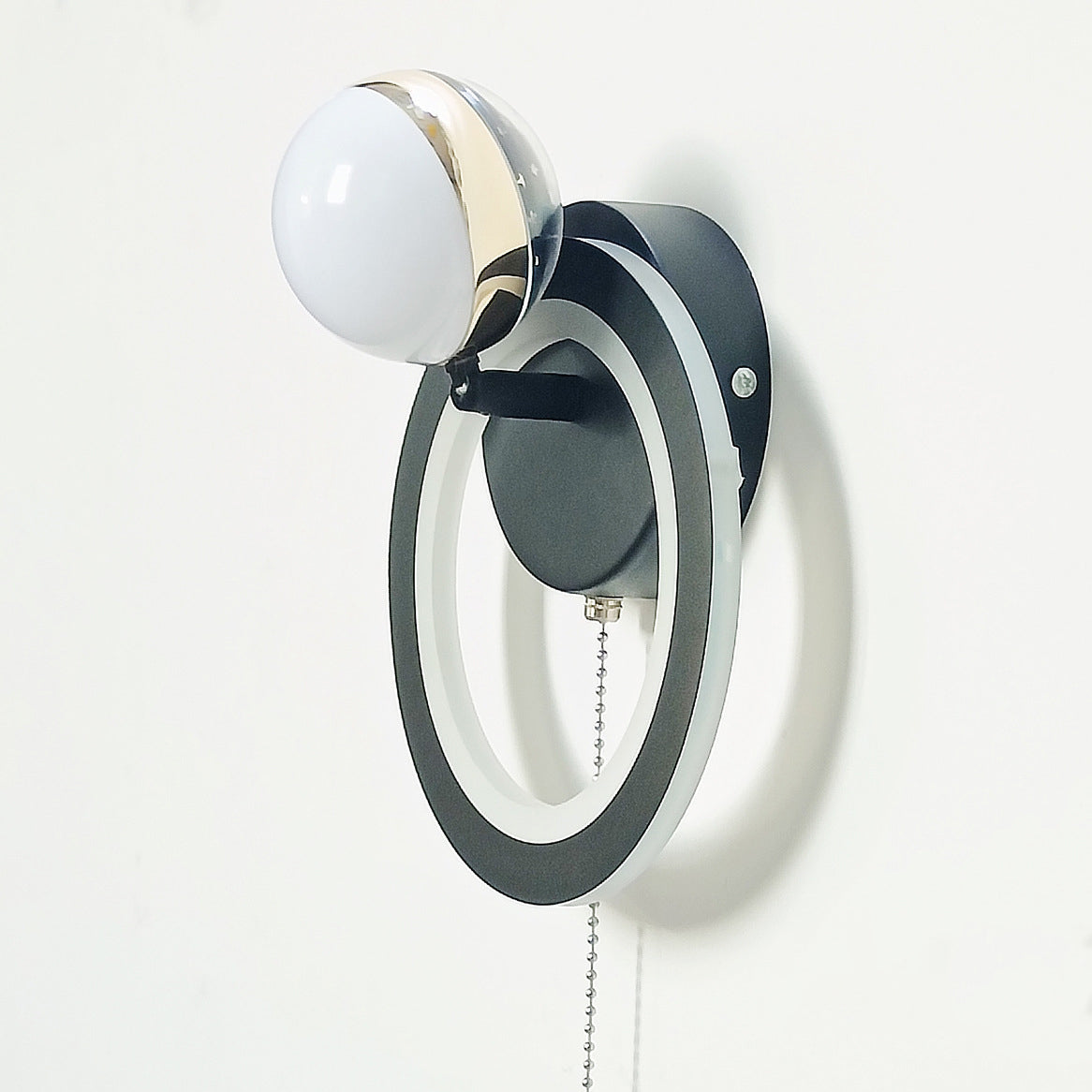 Round Globe Iron Aluminum Wall Lamp