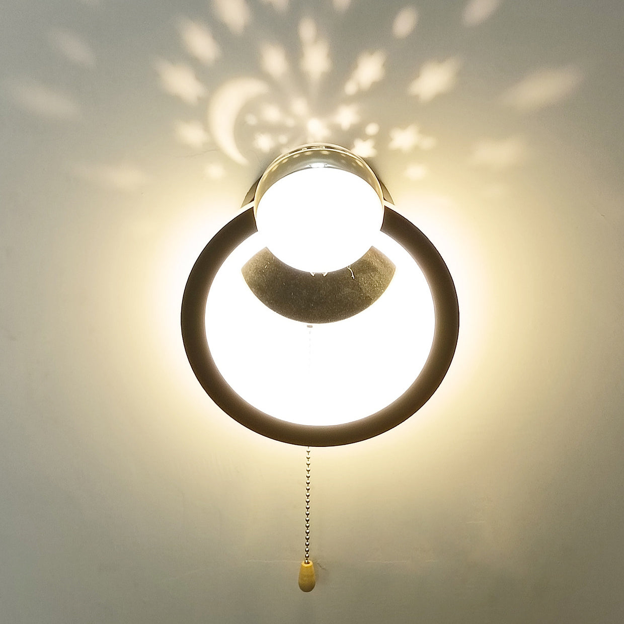 Round Globe Iron Aluminum Wall Lamp