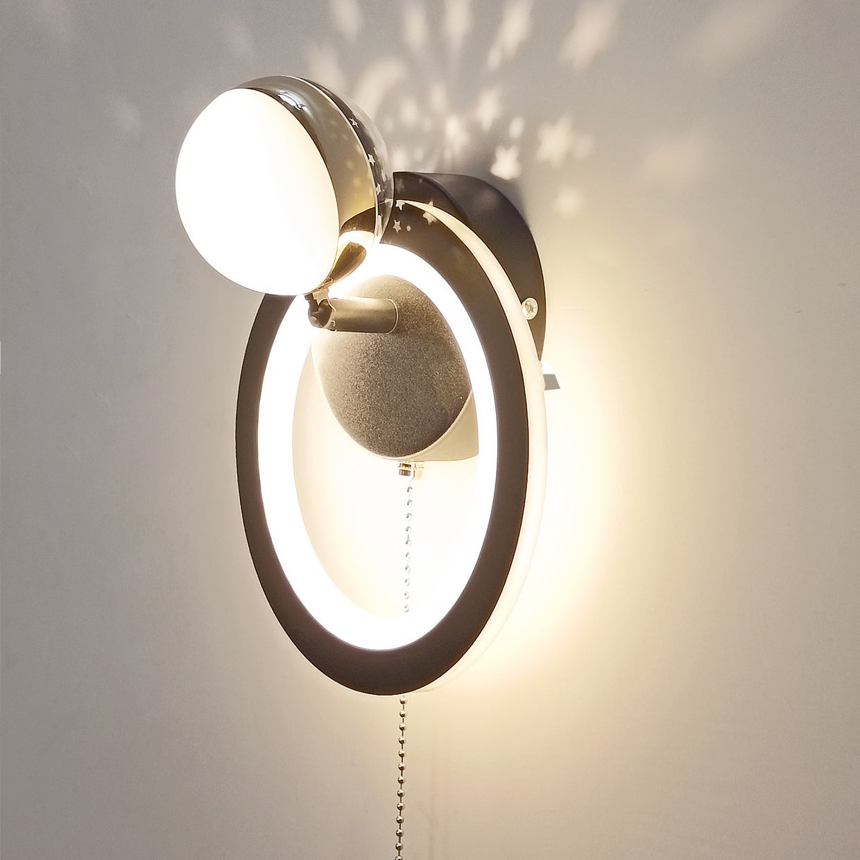 Round Globe Iron Aluminum Wall Lamp