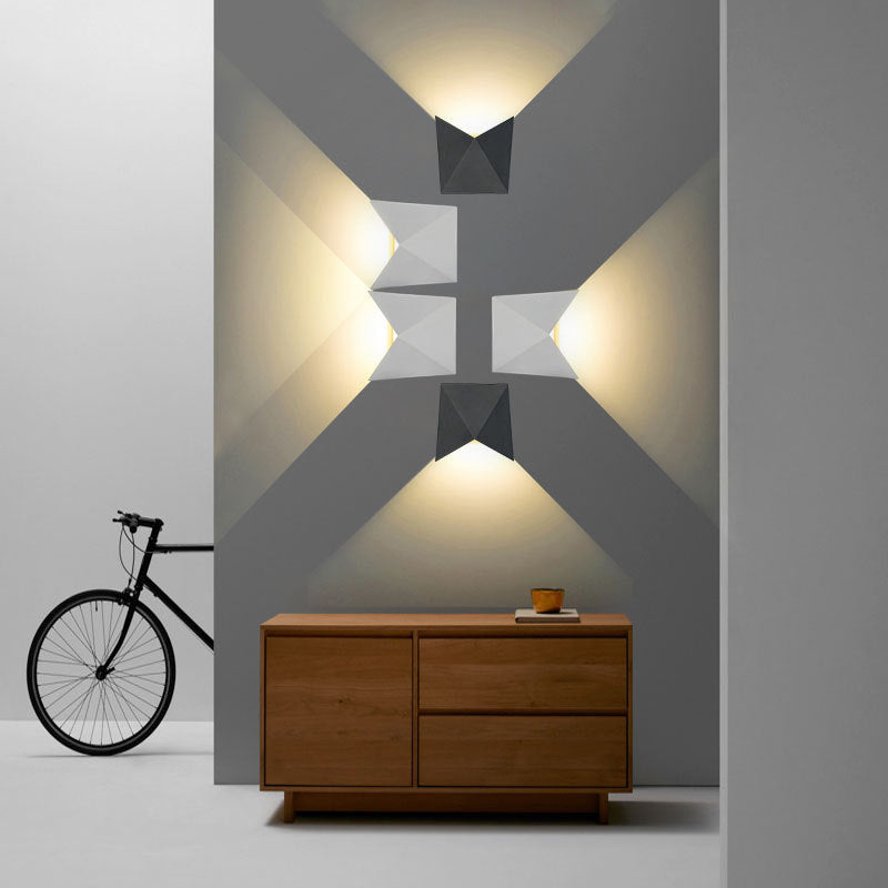Irregular Shape Aluminum Living Wall Lamp