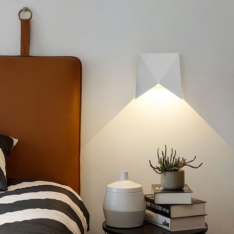 Irregular Shape Aluminum Living Wall Lamp