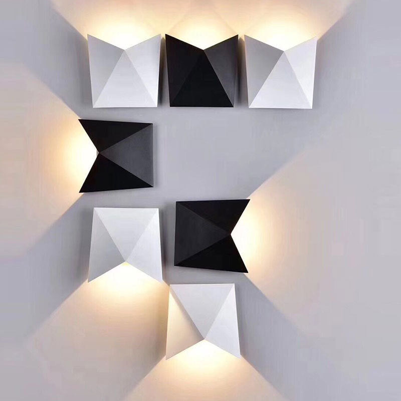 Irregular Shape Aluminum Living Wall Lamp