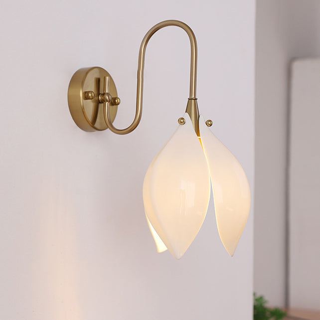 Curved Pole Flower Petal Wall Lamp