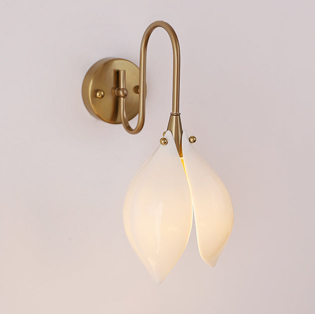 Curved Pole Flower Petal Wall Lamp