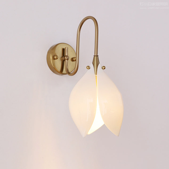 Curved Pole Flower Petal Wall Lamp