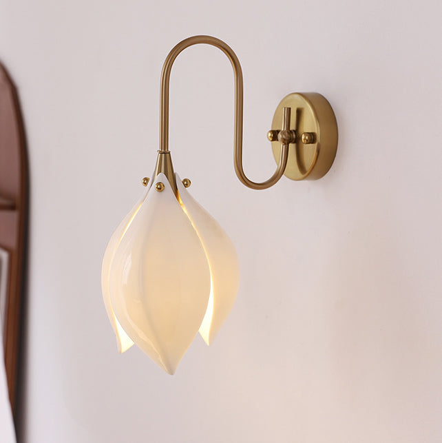 Curved Pole Flower Petal Wall Lamp