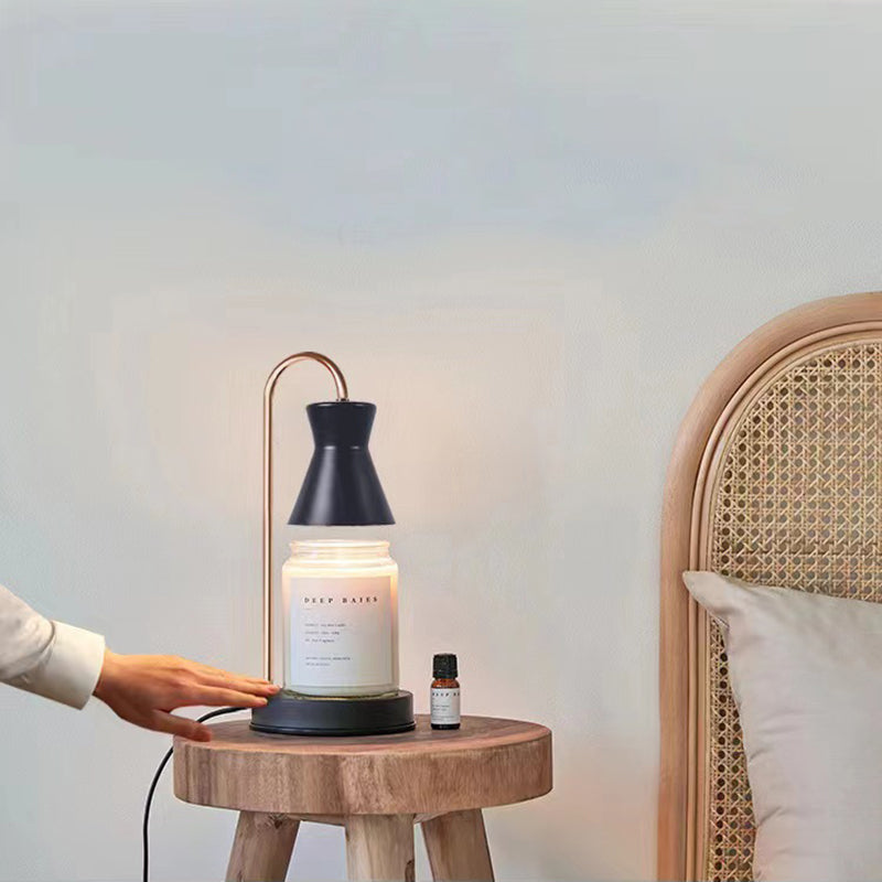 Straight Pole Funnel Shape Table Lamp
