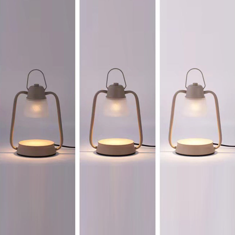 Round Horse Shape Iron Table Lamp