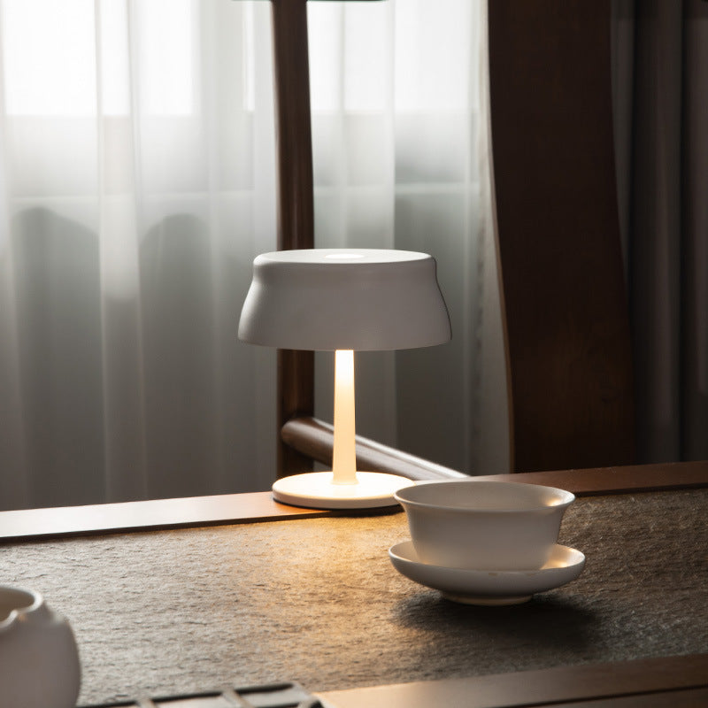Round Aluminum Bedroom Table Lamp