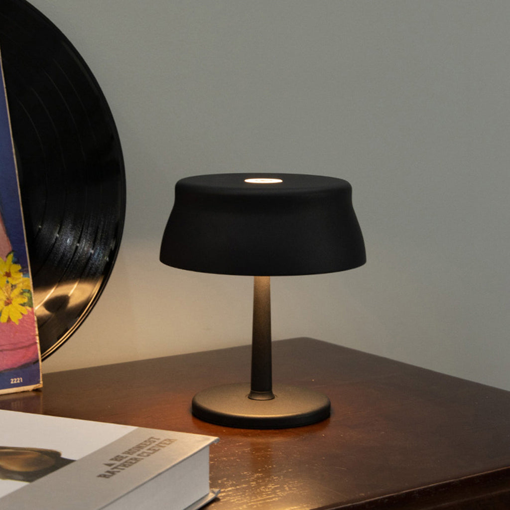 Round Aluminum Bedroom Table Lamp