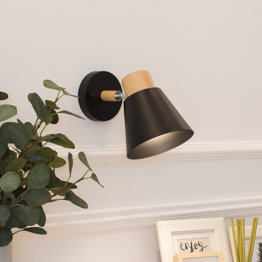 Round Horn Shape Wooden Wall Lamp