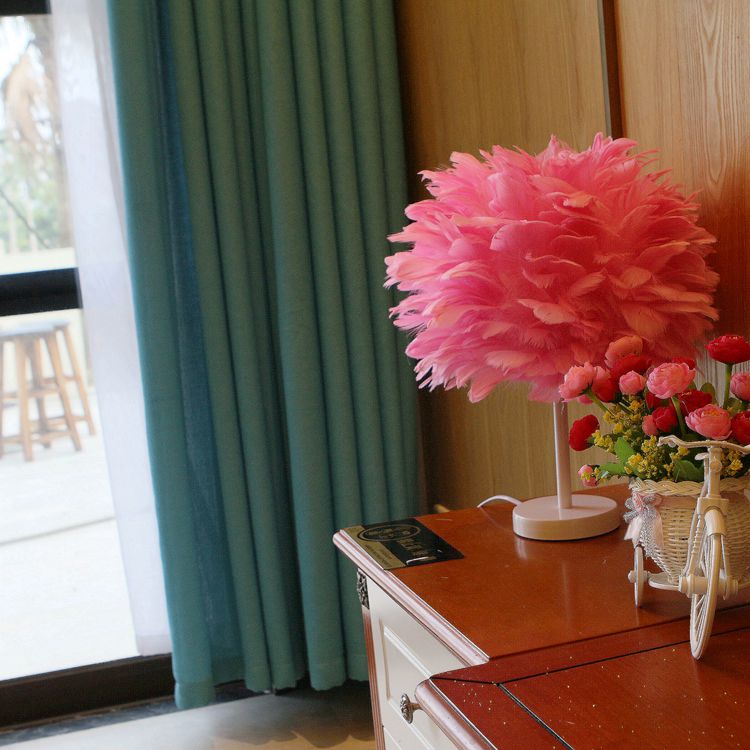 Oval Iron Feather Living Table Lamp