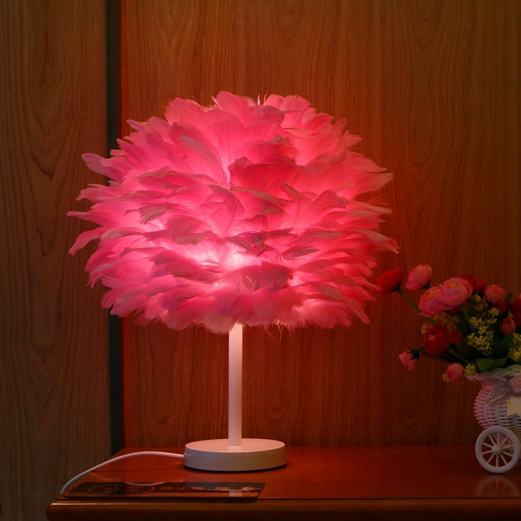 Oval Iron Feather Living Table Lamp